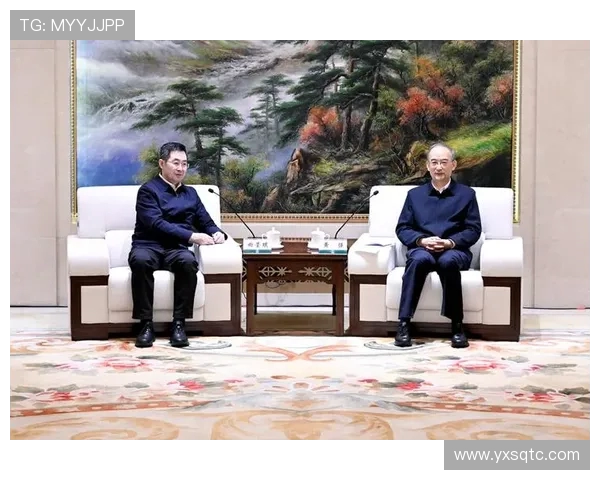 深度对话：黄强与足球的激情岁月与人生哲学探讨