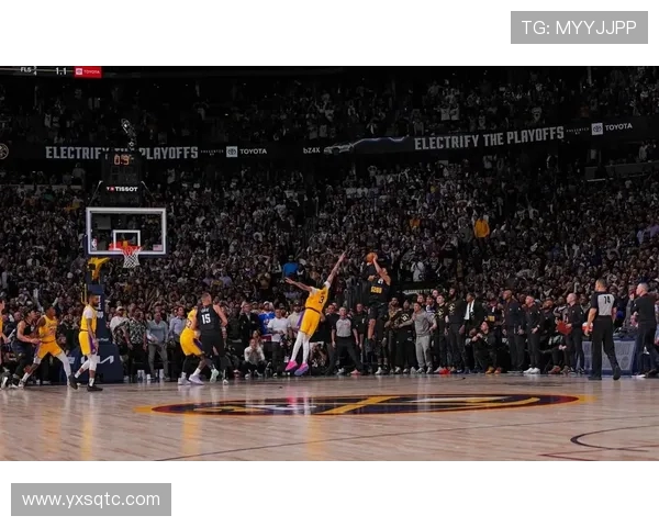 勇士与湖人激战之后球员赛后采访分享精彩瞬间与战术分析